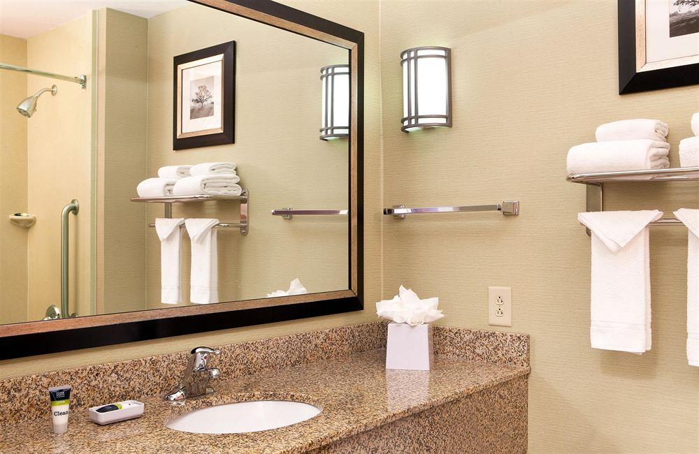 Four Points Memphis Southwind Hotel Джърмантаун Екстериор снимка
